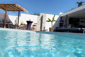 Charmant studio au calme avec piscine